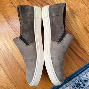 Frye Gemma Cap Slip-On Suede Loafers in Taupe Brown Women’s Shoes Size 6.5